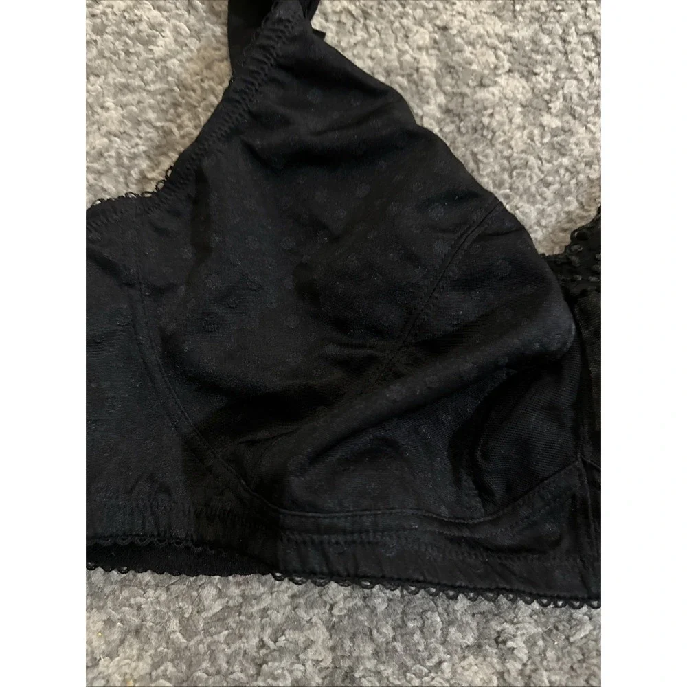 COMFORT CHOICE Women's Black Wireless Bra Size 48 C Lace Detail